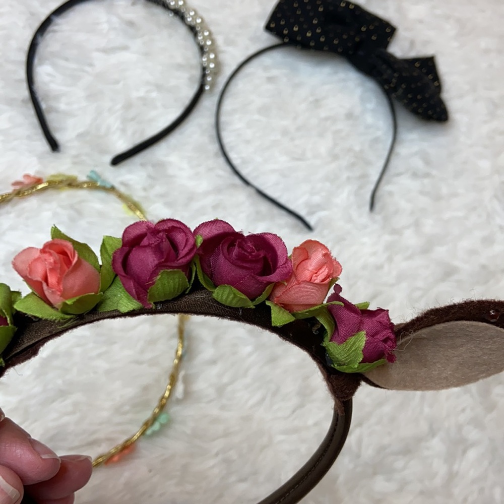 Lot of Girls Decorative Headbands - Picture 7 of 9